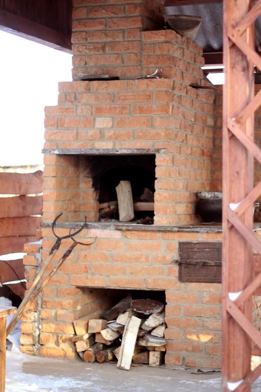ホテルUsadba Kupalinka Ostrovo エクステリア 写真